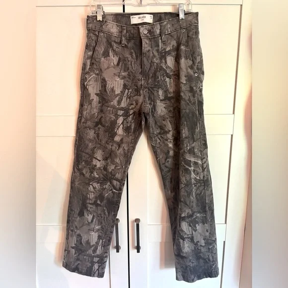 Hollister Men’s Camo Loose Jeans - size 29 w x 32 - Picture 4 of 8